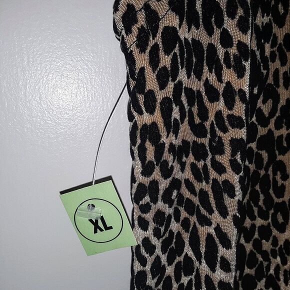 3/$20 Sale Cactus Flower  Sleeveless Top - Picture 4 of 5